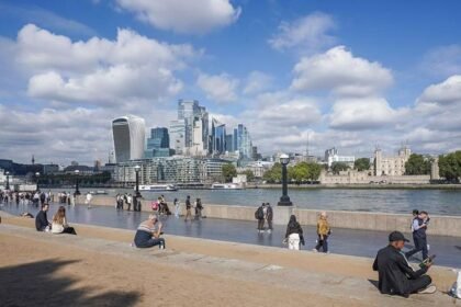 Temperatures to hit 25C in burst of late September warmth