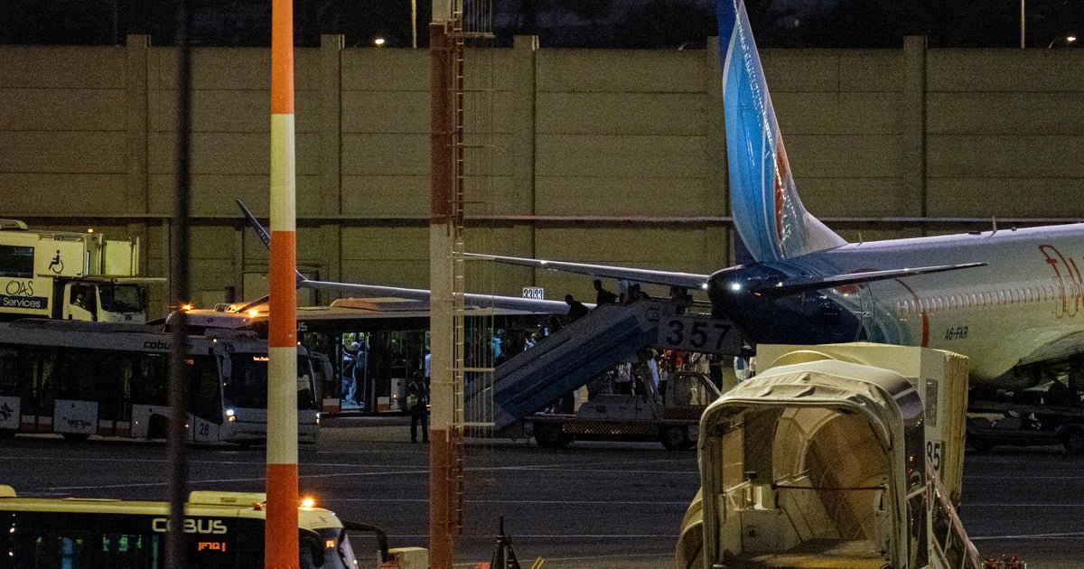 Passengers recount terrifying attempted hijack of Dubai to Israel flight