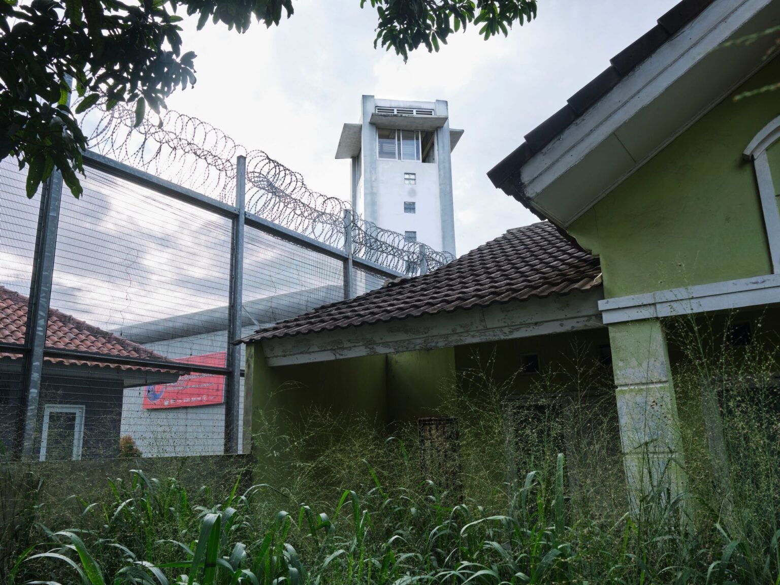 Indonesia suspends five officials over luxury apartments for inmates