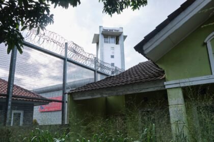 Indonesia suspends five officials over luxury apartments for inmates