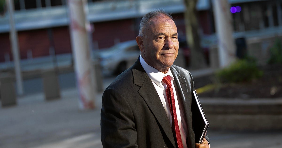 Facing 10 years in prison, ex-budget official flees U.S. by boat and plane