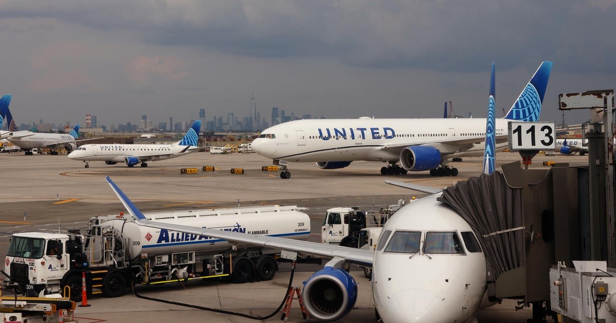 Flights disrupted at NYC-area airports due to equipment outage, FAA says