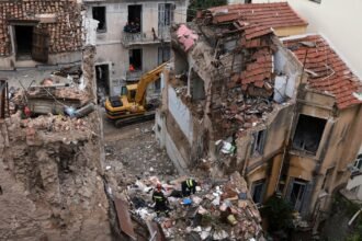 2 American tourists dead after building explosion in Greece