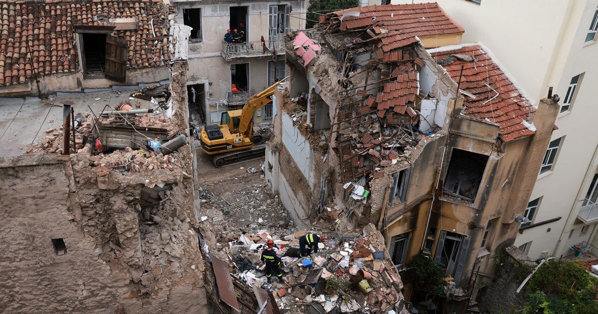 2 American tourists dead after building explosion in Greece
