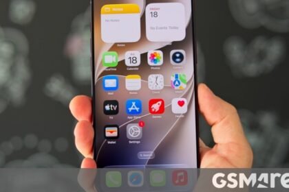 This US carrier doesn't want to let you use one phone number on two iPhones