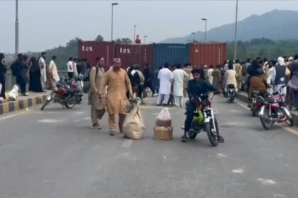 Pro-Imran Khan rally delayed amid government closures