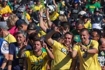 Political rallies fill Brazil’s streets a week before elections