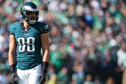 Eagles TE Goedert to miss time with MCL sprain, sources say