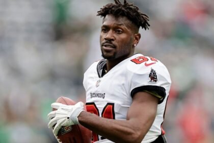 Antonio Brown to accept plea deal in attempted murder case, avoid prison