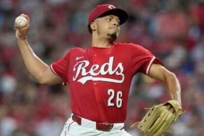 Reds place ace Burns on 15-day IL with groin injury