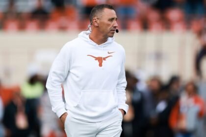 Sarkisian: Mishandled ESPN interview, knows Manning owns his mistake