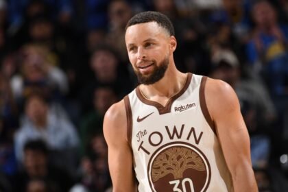 'No drama': Curry says unsettled contract won't affect play, Warriors