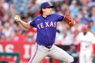 AL West-leading Rangers lose versatile Quantrill to lat injury