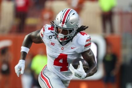 Smith moves to top of Buckeyes' all-time receiving yardage list