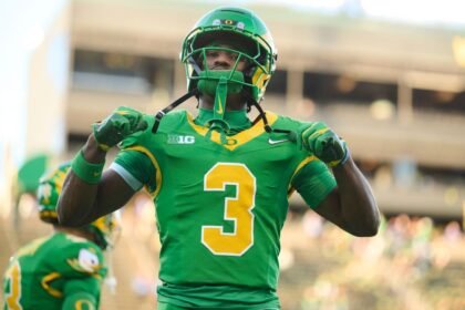 Oregon wins in 84-0 rout despite missing 2 key players on offense