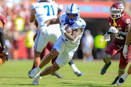 Kentucky's Stein earns first road win in upset of No. 9 Texas A&M