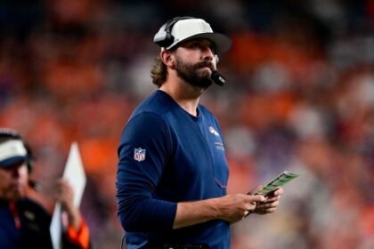 Broncos remain confident in OC Webb as playcaller despite Week 1 loss