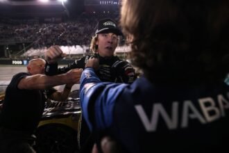 Logano win overshadowed by Hocevar, Blaney's brawl on pit road