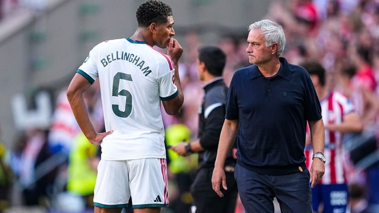 Mourinho blasts ref: 'Two red cards' for Atleti