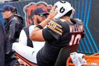 Bears QB Williams leaves on cart after injuring hamstring