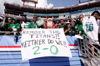 😈 Eagles poking fun at Titans tops NFL Week 2 trolls