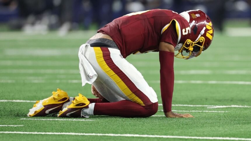 Commanders QB Daniels suffers elbow injury against Cowboys