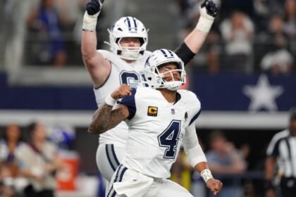 Dak breaks Romo's Cowboys passing TDs record