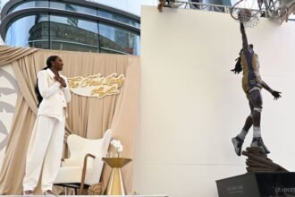 Lisa Leslie statue, 'The First Lady,' unveiled on L.A.'s Star Plaza