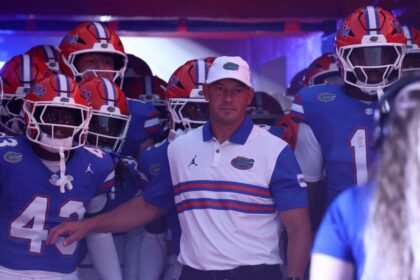 Gators coach on being fave vs. Ole Miss: 'Lot of good drugs out there'