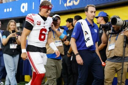 Sources: Giants QB Dart out for extended period, possibly rest of season