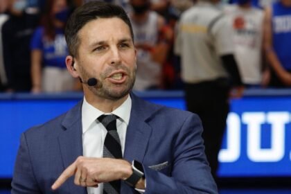 Spatola, ESPN college basketball analyst and former Army guard, dies at 47