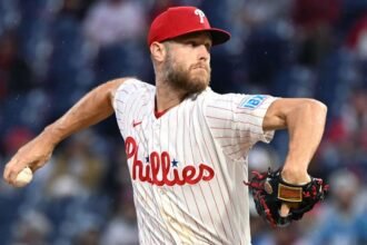 Phillies' Wheeler opens with 7 straight K's, reaches 2,000 for career