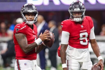 'Ugh,' a lefty QB: Why the NFL has struggled with southpaw quarterbacks, and the one team leaning into it