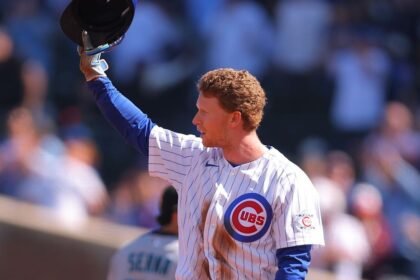 Cubs clinch second straight playoff berth with win over Marlins