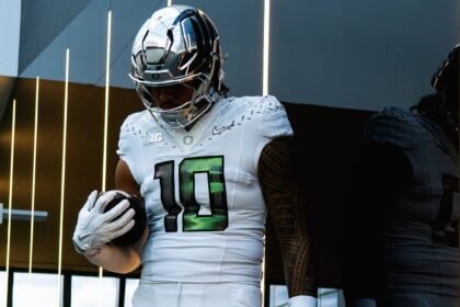 Oregon's threads for USC trip headline best uniforms of Week 4