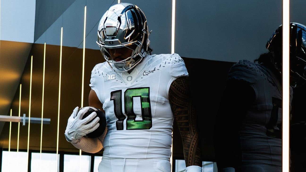 Oregon's threads for USC trip headline best uniforms of Week 4