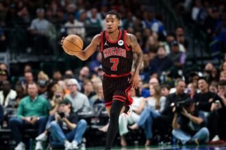 Sources: Bulls trading Dillingham to Hornets for Hield