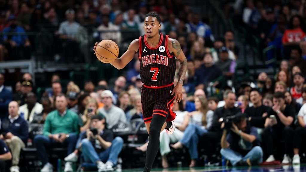 Sources: Bulls trading Dillingham to Hornets for Hield