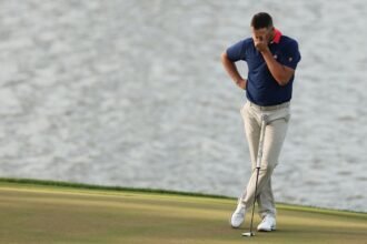 U.S. down 3 at Presidents Cup, will need largest singles rally to win