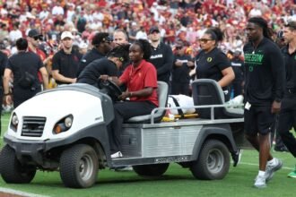 Oregon QB Moore taken off by ambulance after targeting by USC