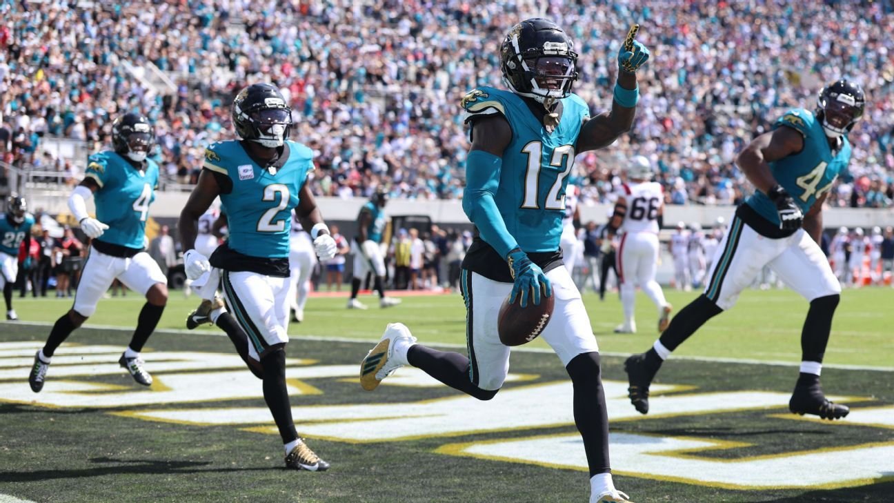Jags sorting out spat between Hines-Allen, ball boy after Hunter's INT