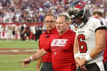 Bucs QB Mayfield has dislocated thumb, will undergo MRI