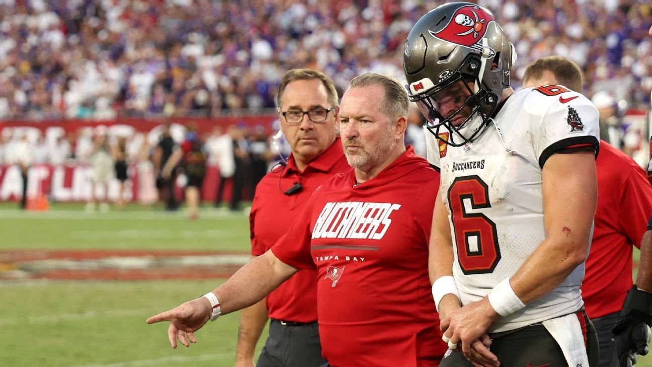 Bucs QB Mayfield has dislocated thumb, will undergo MRI