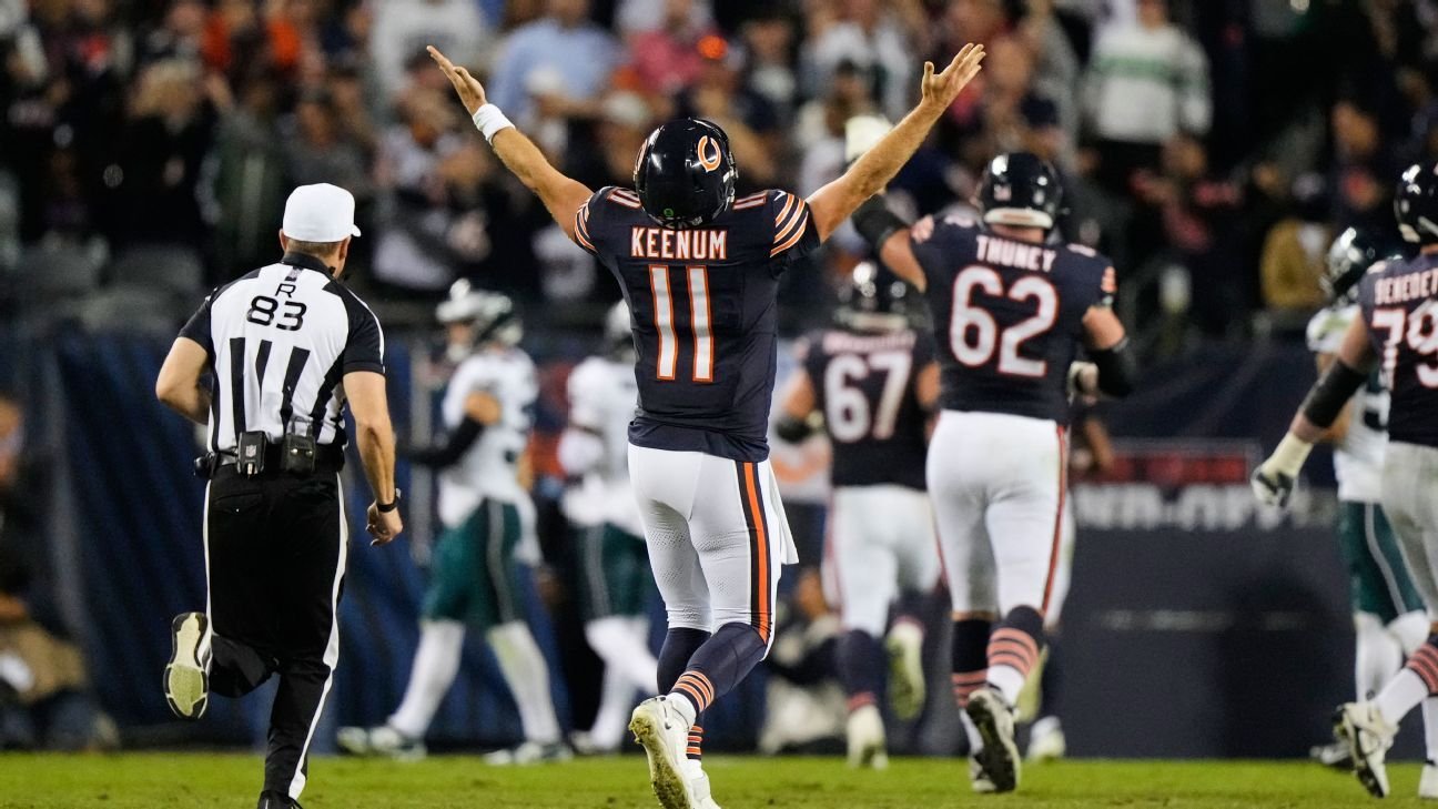 QB3 Case Keenum, Bears defense shock Eagles in MNF rout