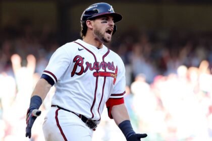 Riley's clutch homer in 8th lifts Braves to G1 win over Phillies