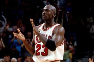 Jordan's game-worn Game 3 1998 Finals jersey sold for record $12,260,000