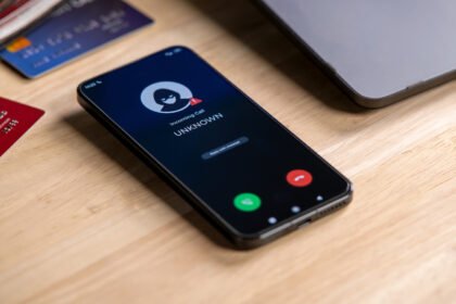 How to block and unblock a number on your Android phone