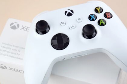The pros and cons of using wired vs. wireless Xbox controllers