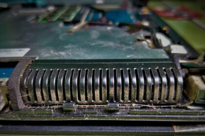 How to properly clean your laptop fan