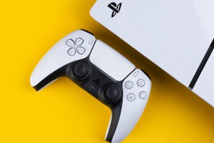 What type of power cord does a PS5 use?